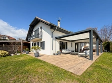 FOR SALE GEX – Fully renovated 6-room house, 142m2