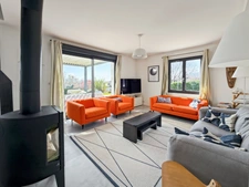 FOR SALE GEX – Fully renovated 6-room house, 142m2