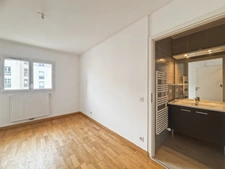 FOR SALE - 3-bedroom apartment - FERNEY VOLTAIRE 