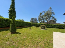 FOR SALE - 2-bedroom apartment with large garden - REIGNIER-ESERY 