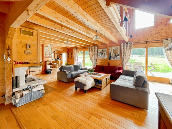 A VENDRE PREMANON - Chalet 216m² sur terrain de 4240m²