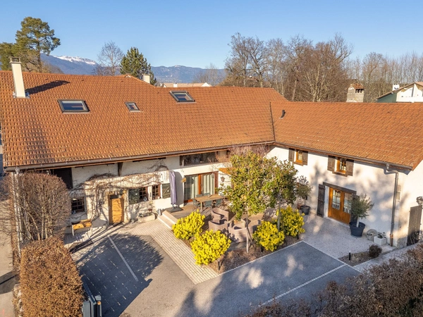 A VENDRE - Propriété rénovée avec maison, gîte et grange - PREVESSIN MOENS 