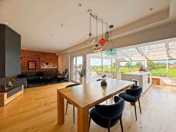 A VENDRE - Bien d’exception à Sauverny – Triplex 187 m², vue Alpes & Jura
