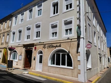 Fonds de commerce et murs à vendre MIRANDE (32) - Hôtel-Restaurant avec parking et logement de fonction