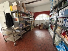 FLEURANCE (32) - Hotel-Restaurant, walls and business with staff accommodation