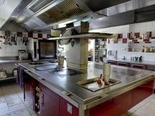 Fonds de commerce et murs à vendre NOUILHAN (65) : hôtel-restaurant + maison d'habitation