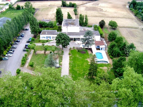 FLEURANCE (32) - Hotel-Restaurant murs et fonds avec logement de fonction