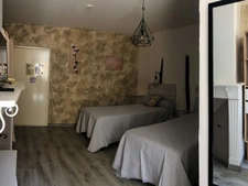 Fonds de commerce et murs à vendre MIRANDE (32) - Hôtel-Restaurant avec parking et logement de fonction