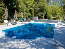 FLEURANCE (32) - Hotel-Restaurant, walls and business with staff accommodation