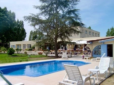 FLEURANCE (32) - Hotel-Restaurant, walls and business with staff accommodation