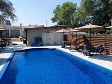 FLEURANCE (32) - Hotel-Restaurant, walls and business with staff accommodation