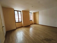 FOR SALE COMMERCIAL WALLS + HOUSING – MASSAY (18120)