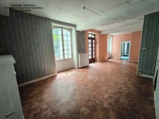 For sale House with outbuildings and land Graçay (18310)
