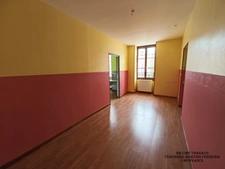 FOR SALE COMMERCIAL WALLS + HOUSING – MASSAY (18120)