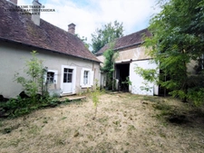 For sale House with outbuildings and land Graçay (18310)