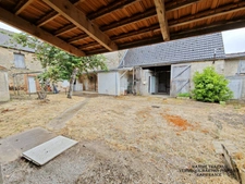 FOR SALE COMMERCIAL WALLS + HOUSING – MASSAY (18120)