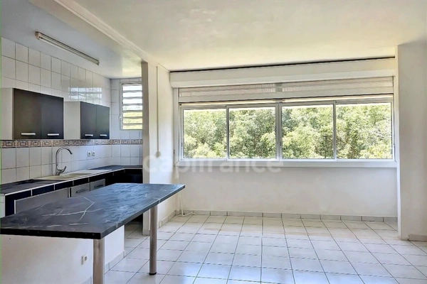 Appartement T2 lumineux au calme – Centre-ville de Cayenne