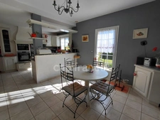 VILLA  8 pièces 295m2 VALDIVIENNE (86)