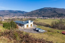   RUPT SUR MOSELLE (88) For sale: 10-room property of 195m² on basement + 4 horse boxes + apiary, land 3.6 hectares.