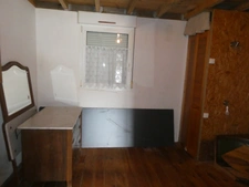 BUSSANG (88) Chalet T3 de 23m² à aménager et à rénover , terrain 1060m².