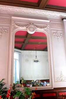 Former hotel building for sale in PLOMBIERES LES BAINS (88) of 3500m² on four levels.
