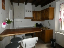  Bussang (88) à vendre maison mitoyenne T4 de 70m² , terrain 600m² environ.