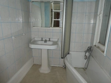 LE THILLOT (88)Maison bourgeoise de caractère à rénover de 280 m²sur trois niveaux, terrain 1000 m²+ garage.