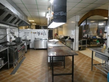GIRMONT VAL D'AJOL (88) establishment for sale of 3000m² of floor space, combining dance and restaurant. Land 25000m².