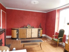 LE THILLOT (88)Maison bourgeoise de caractère à rénover de 280 m²sur trois niveaux, terrain 1000 m²+ garage.