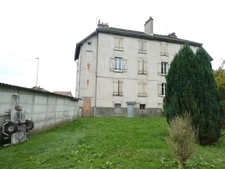 THAON LES VOSGES (88) Immeuble de rapport à vendre 6 appartements T3 , terrain 1300 M² , 4 garages.