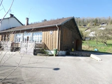  LA BRESSE (88)  à vendre Local/bureau  de 130m² , terrain 300m² place de parking.