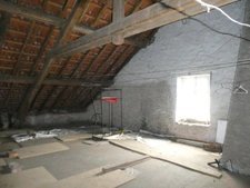 (88)RUPT SUR MOSELLE :Ferme T10 de 270m² + 150m² de combles à aménager, hangar, dépendances, terrain 1200m² .