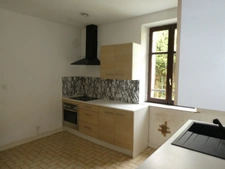  CORRAVILLERS (70) Maison à conforter divisée en deux appartents T3 , terrain 5200 m² environ.