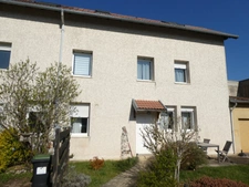  REMIREMONT (88) à vendre maison mitoyenne T4 de 85m² +garage , terrain 700m².