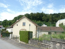  REMIREMONT (88)à vendre maison mitoyenne T4 de 78m² + garage + terrain 200m².