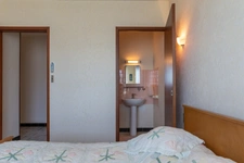   RUPT SUR MOSELLE (88) For sale: 10-room property of 195m² on basement + 4 horse boxes + apiary, land 3.6 hectares.