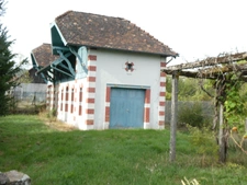 LE THILLOT (88)Maison bourgeoise de caractère à rénover de 280 m²sur trois niveaux, terrain 1000 m²+ garage.