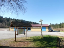 GIRMONT VAL D'AJOL (88) établissement à vendre de 3000m² au sol , mêlant dance et restauration.Terrain 25000m².