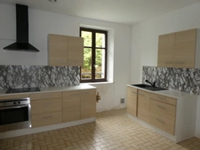  CORRAVILLERS (70) Maison à conforter divisée en deux appartents T3 , terrain 5200 m² environ.