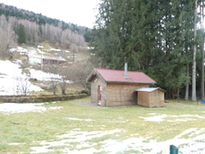 BUSSANG (88) Chalet T3 de 23m² à aménager et à rénover , terrain 1060m².