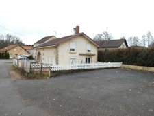 DEYVILLERS (88) à vendre charmante fermette T5 de 114m²  louée avec 150m² de  terrain - idéal investisseur.  
