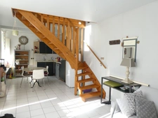  REMIREMONT (88) à vendre maison mitoyenne T4 de 85m² +garage , terrain 700m².