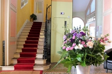 Former hotel building for sale in PLOMBIERES LES BAINS (88) of 3500m² on four levels.