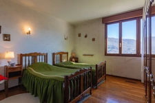   RUPT SUR MOSELLE (88) For sale: 10-room property of 195m² on basement + 4 horse boxes + apiary, land 3.6 hectares.