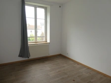 THAON LES VOSGES (88) Immeuble de rapport à vendre 6 appartements T3 , terrain 1300 M² , 4 garages.