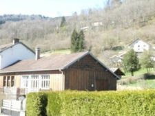  LA BRESSE (88)  à vendre Local/bureau  de 130m² , terrain 300m² place de parking.