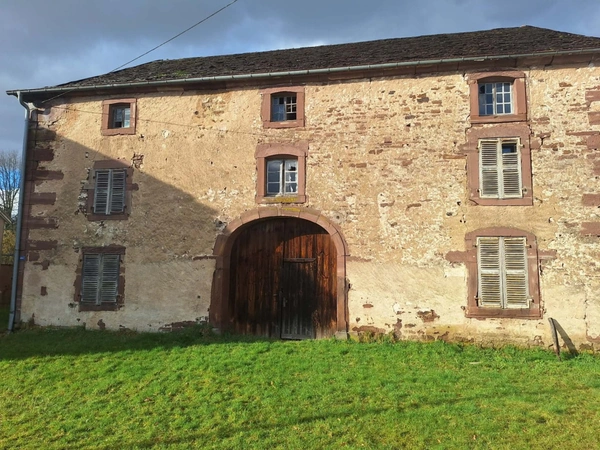  CORBENAY (70) Ferme de 350m² à rénover entièrement, terrain 1400m².