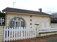 DEYVILLERS (88) à vendre charmante fermette T5 de 114m²  louée avec 150m² de  terrain - idéal investisseur.  