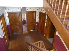 LE THILLOT (88)Maison bourgeoise de caractère à rénover de 280 m²sur trois niveaux, terrain 1000 m²+ garage.