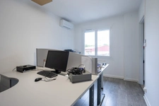 Local/bureau à louer PARAY LE MONIAL 235 m2 bureaux, accueil, fort potentiel.